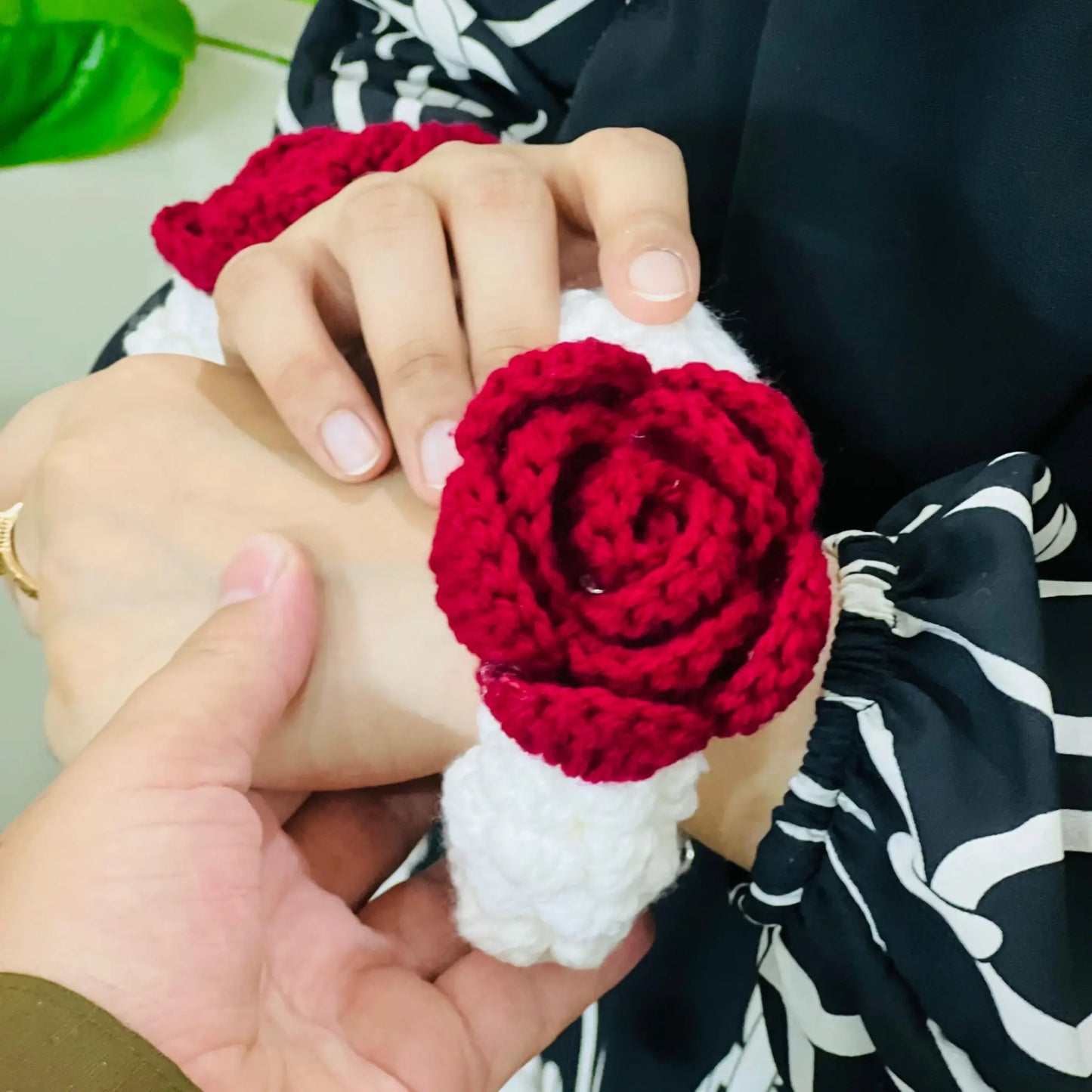 Velvet Bloom Handcrafted Crochet Gajra Rose Gajra